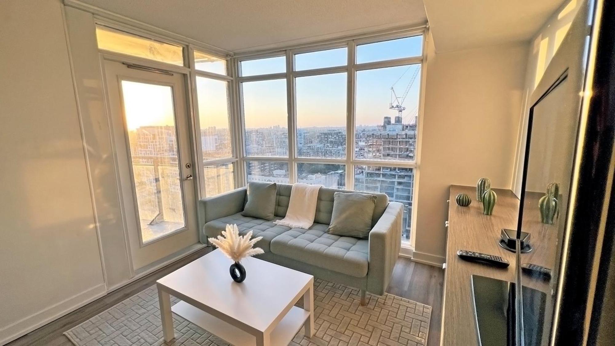 Stunning Luxurious Lakeview Condo By Cn Tower Toronto Eksteriør billede